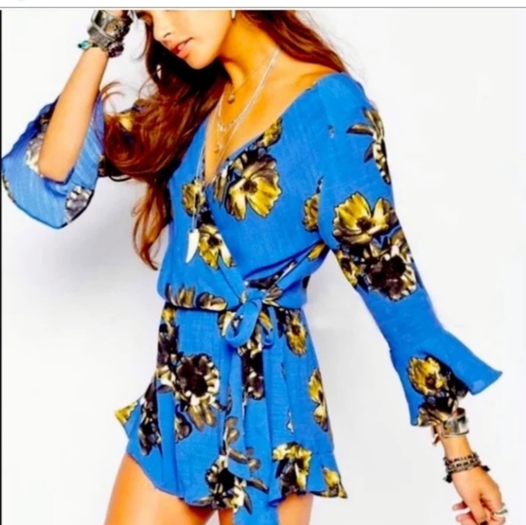 Free People All the right ruffles blue floral romper - Picture 1 of 10